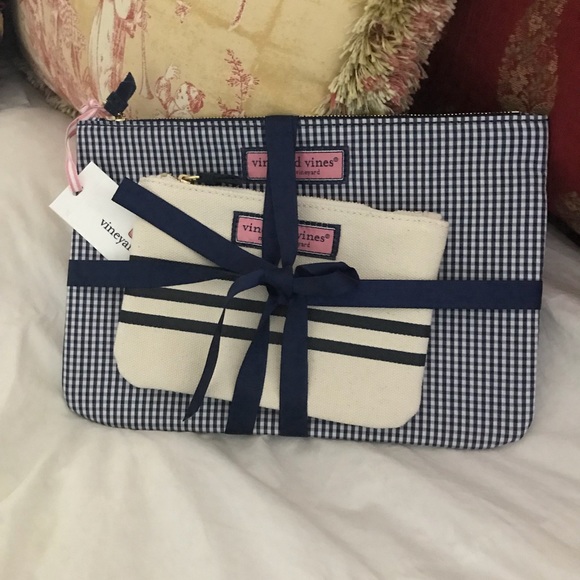 Vineyard Vines Handbags - NWT Vineyard Vines pouch set.